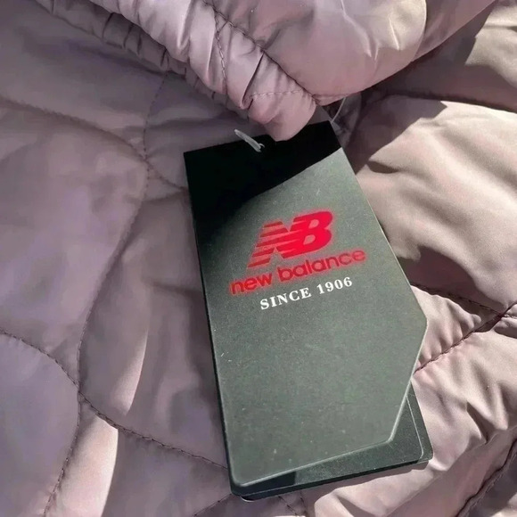 New Balance Women's dusty Rose short quilted puffer coat sz 3 X - Picture 5 of 6